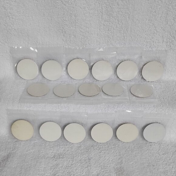 POG LOT C: 17 Randomly Selected Pogs!! - Picture 4 of 6